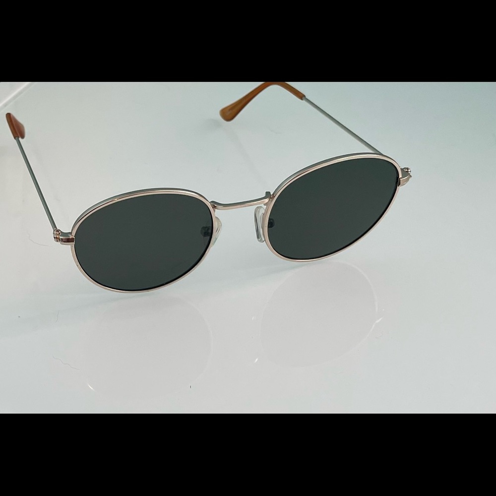 round sunglasses